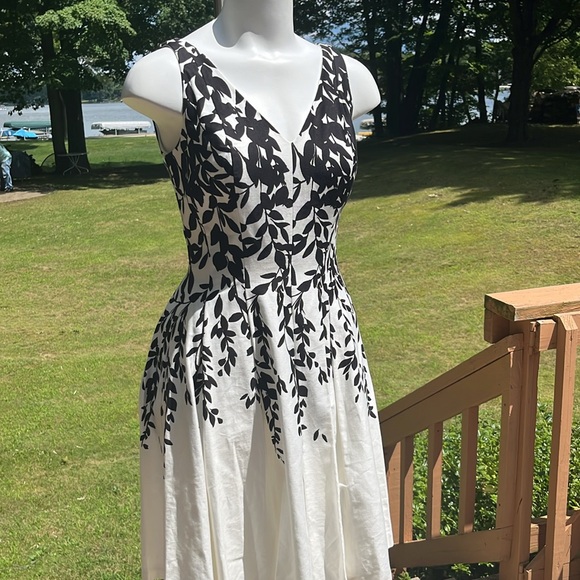 Lauren Ralph Lauren lovely fit n flare dress S - Picture 3 of 10